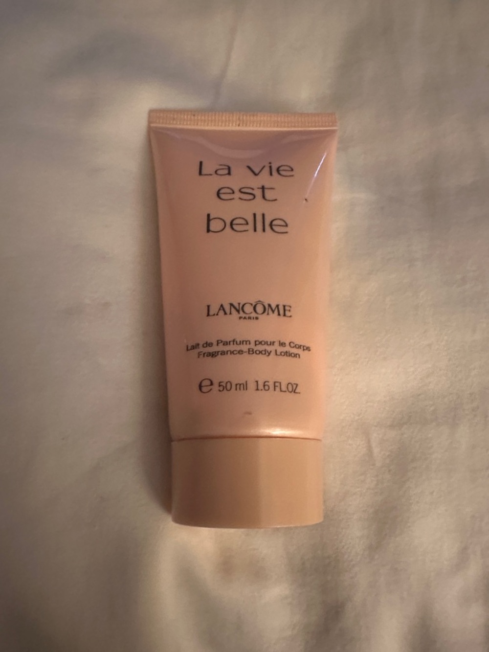La Vie Est Belle Fragrance Body Lotion - Soft Pink